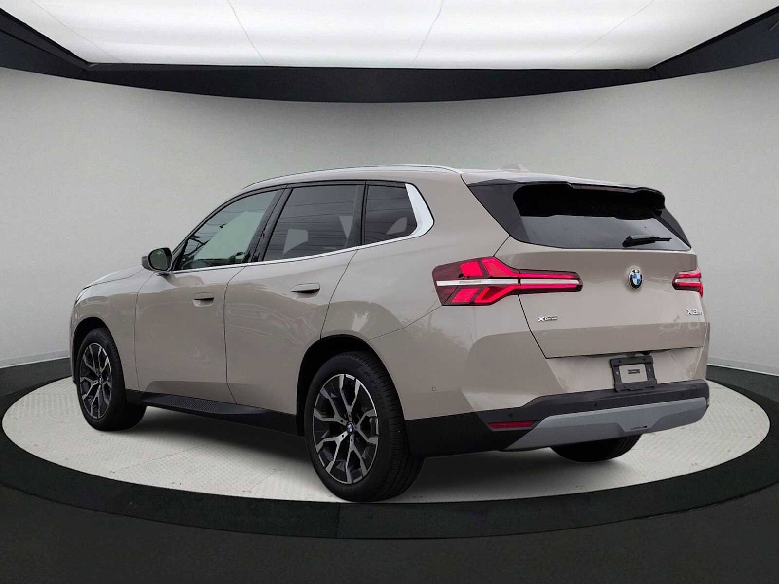 Used 2025 BMW X3 xDrive30i w/ Convenience Package AWD/4WD image 6