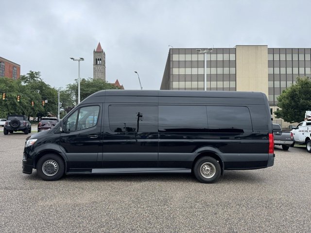Used 2023 Mercedes-Benz Sprinter 3500 image 2