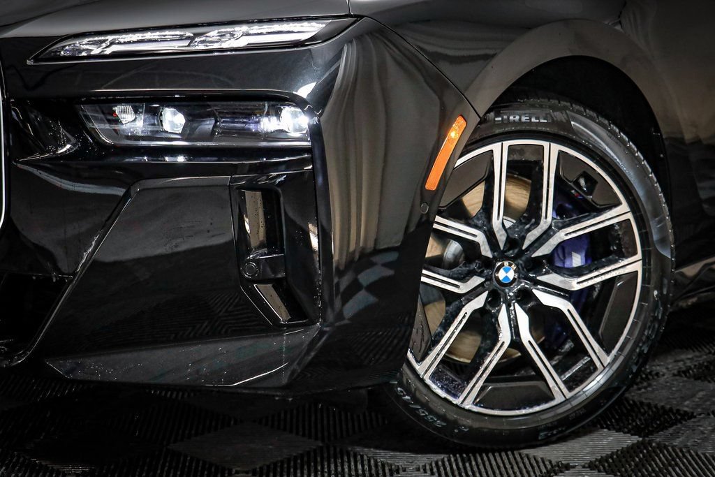 New 2026 BMW i7 xDrive60 w/ Executive Package AWD/4WD image 3
