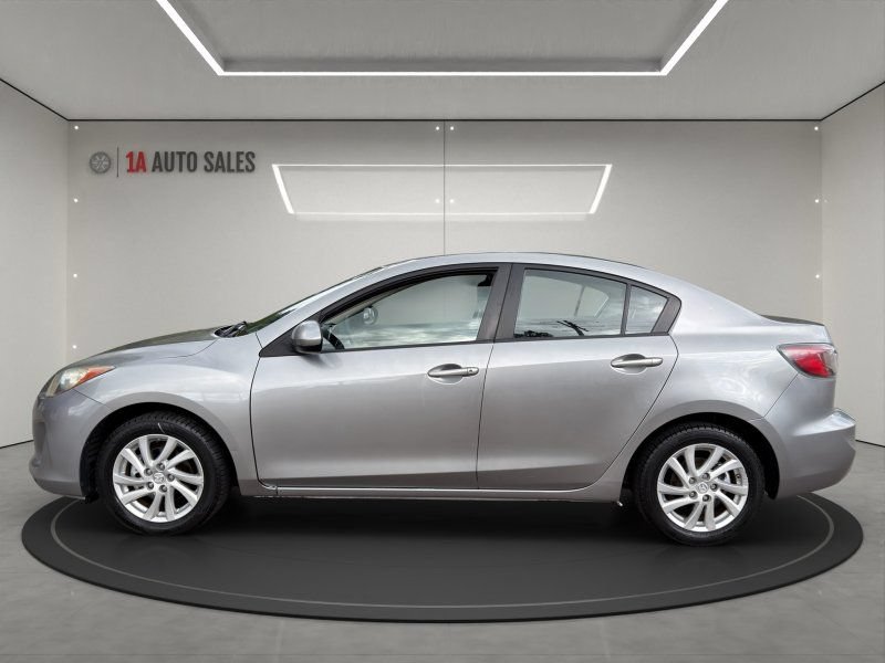Used 2012 MAZDA MAZDA3 i Touring FWD image 2