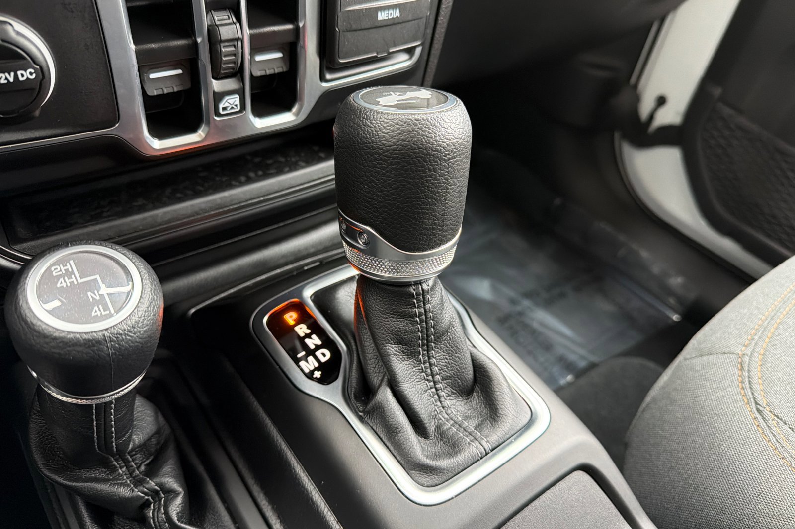 Used 2026 Jeep Wrangler Unlimited Sahara AWD/4WD image 20