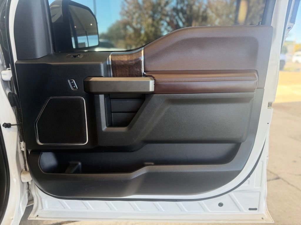 Used 2015 Ford F150 Platinum w/ Equipment Group 701A Luxury image 20