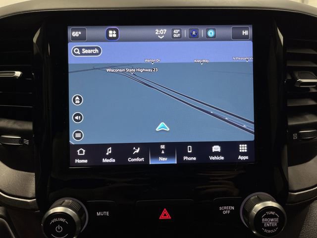 Used 2024 RAM 2500 Tradesman w/ Chrome Appearance Group image 8