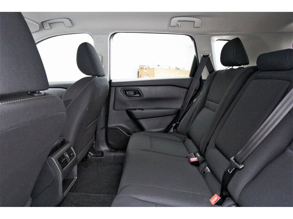 Used 2024 Nissan Rogue S image 10