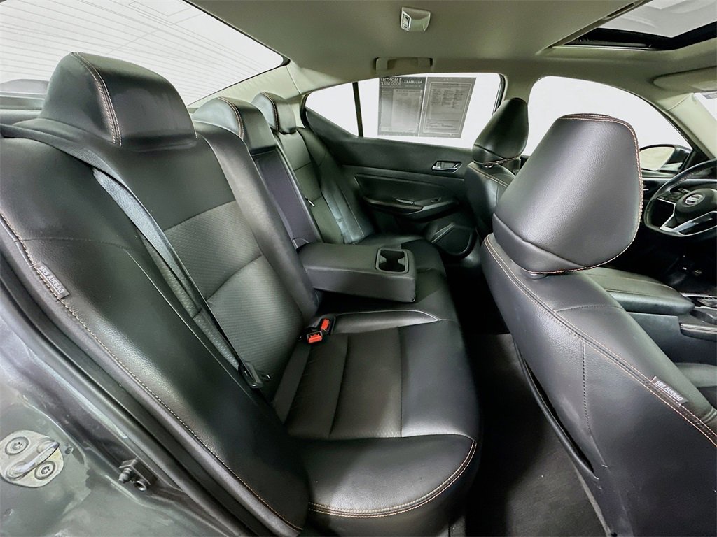 Used 2020 Nissan Altima 2.5 SR w/ Premium Package image 11