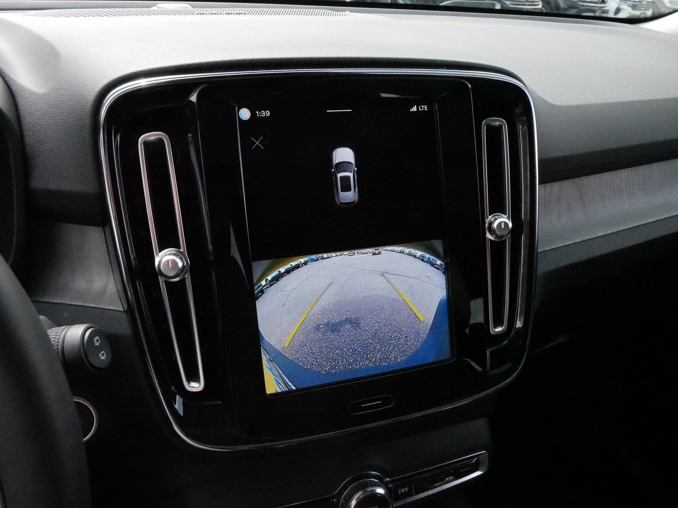 Used 2023 Volvo XC40 B5 Ultimate w/ Protection Package Premier AWD/4WD image 29