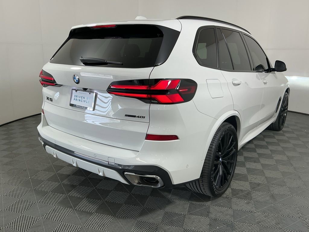 Used 2025 BMW X5 sDrive40i w/ M Sport Package RWD image 5