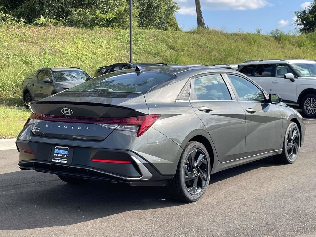 New 2026 Hyundai Elantra SEL Sport Premium FWD image 3