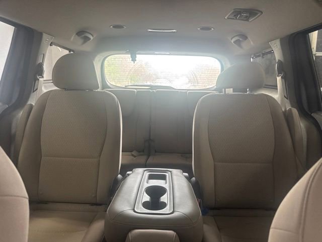 Used 2016 Kia Sedona LX w/ LX Convenience Package FWD image 15