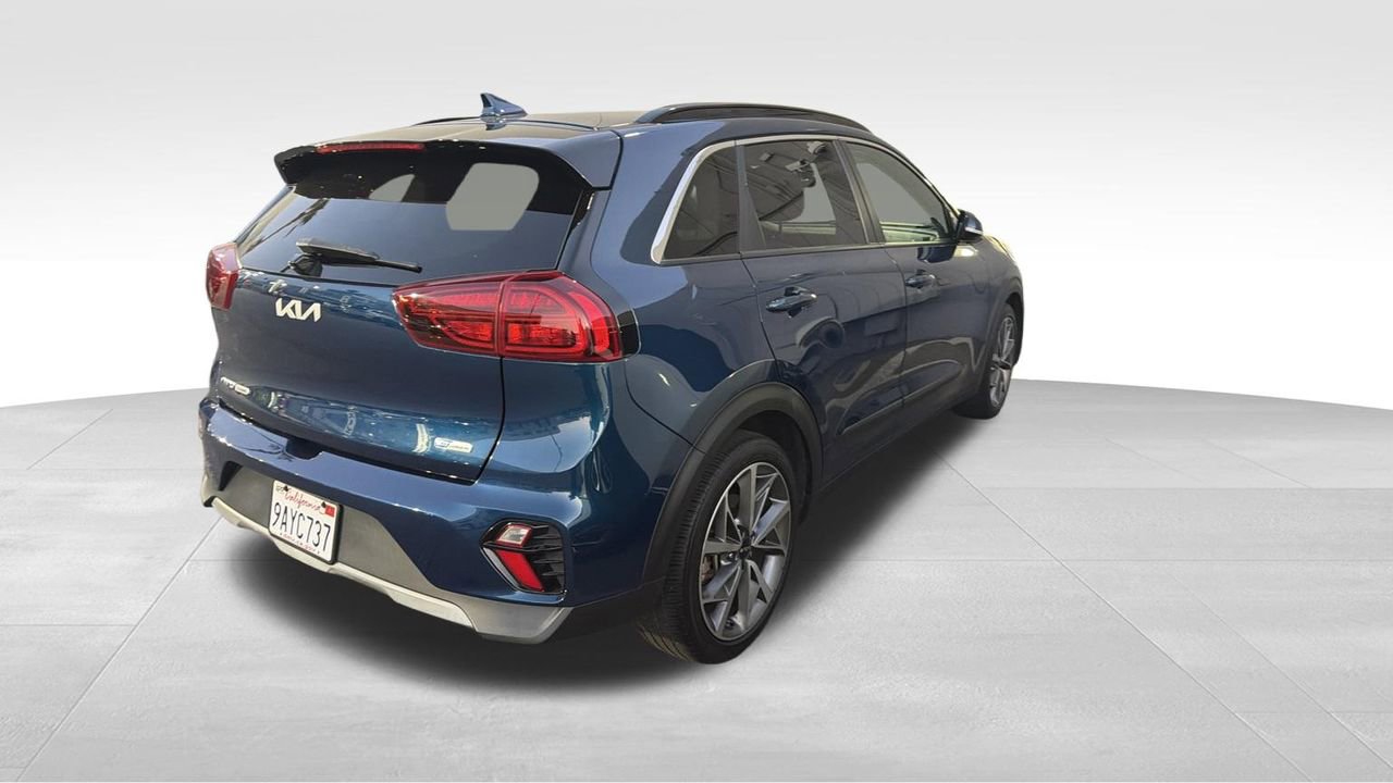 Used 2022 Kia Niro Touring Special Edition FWD image 2