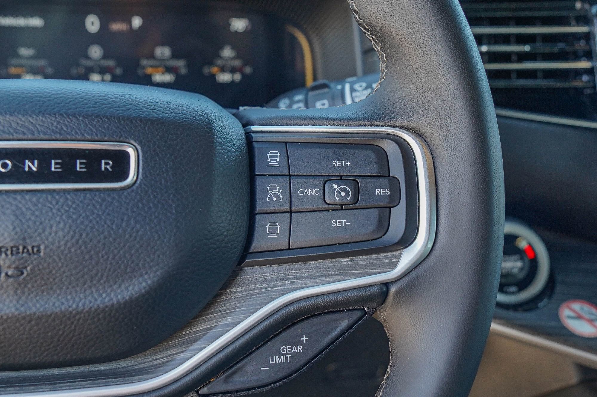 Used 2024 Jeep Wagoneer Series II w/ Flexible Seating Group image 13