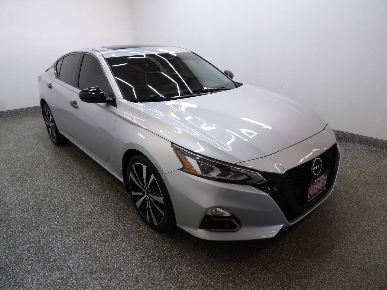 Used 2020 Nissan Altima 2.5 SR w/ Premium Package AWD/4WD image 3