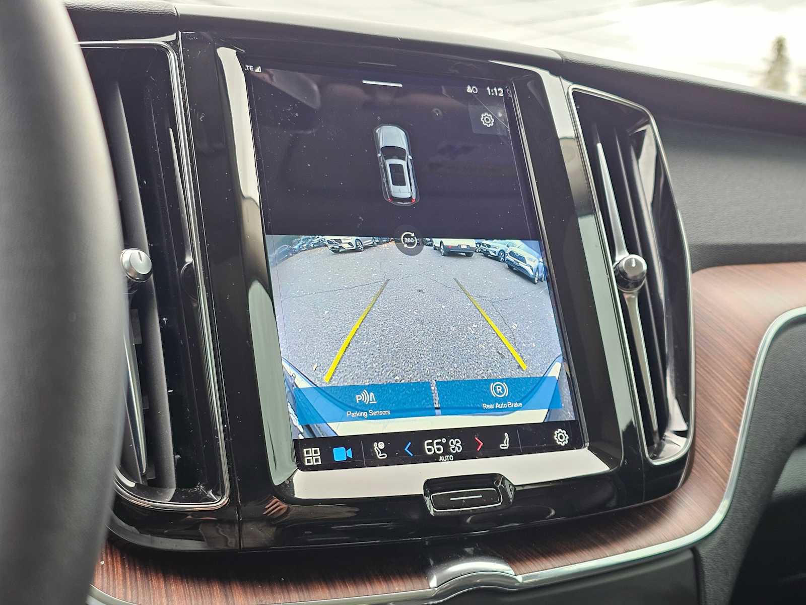 Certified 2023 Volvo XC60 B5 Plus w/ Climate Package image 24