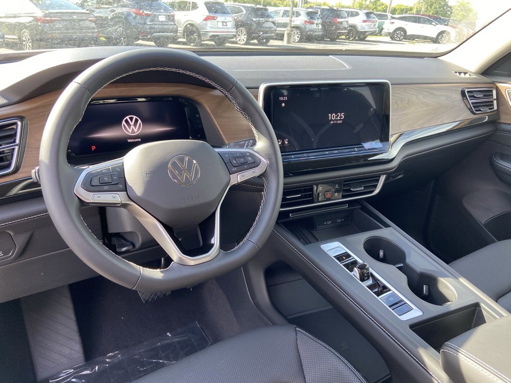 New 2026 Volkswagen Atlas SE image 10