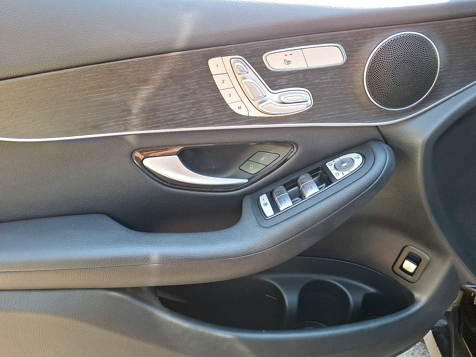 Used 2022 Mercedes-Benz GLC 300 4MATIC image 9