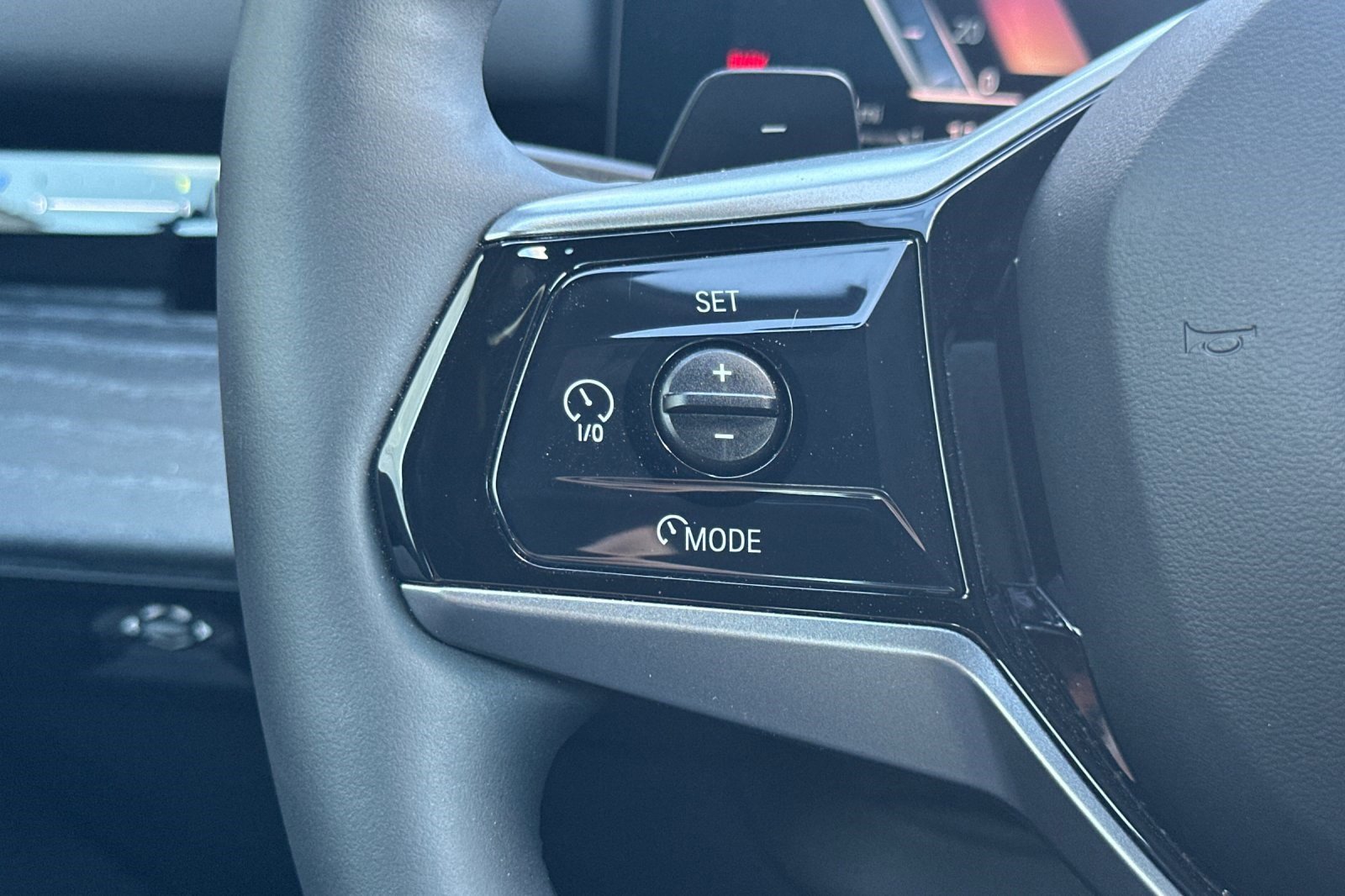 Used 2025 BMW 530i w/ Premium Package image 31