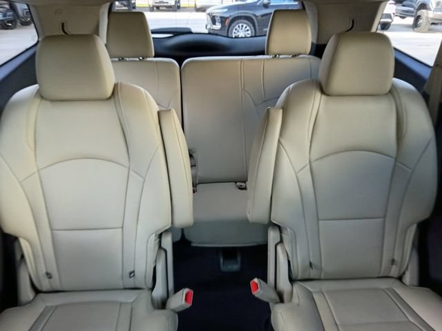 Used 2019 Buick Enclave Essence AWD/4WD image 5