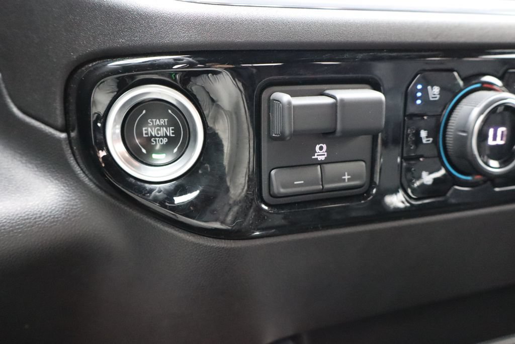 Used 2023 Chevrolet Silverado 1500 High Country w/ High Country Premium Package AWD/4WD image 11