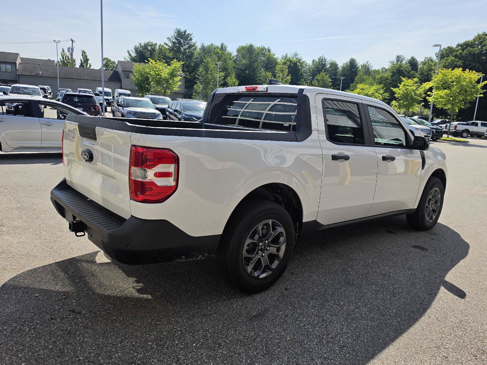 Used 2025 Ford Maverick XLT w/ Equipment Group 301A AWD/4WD image 3