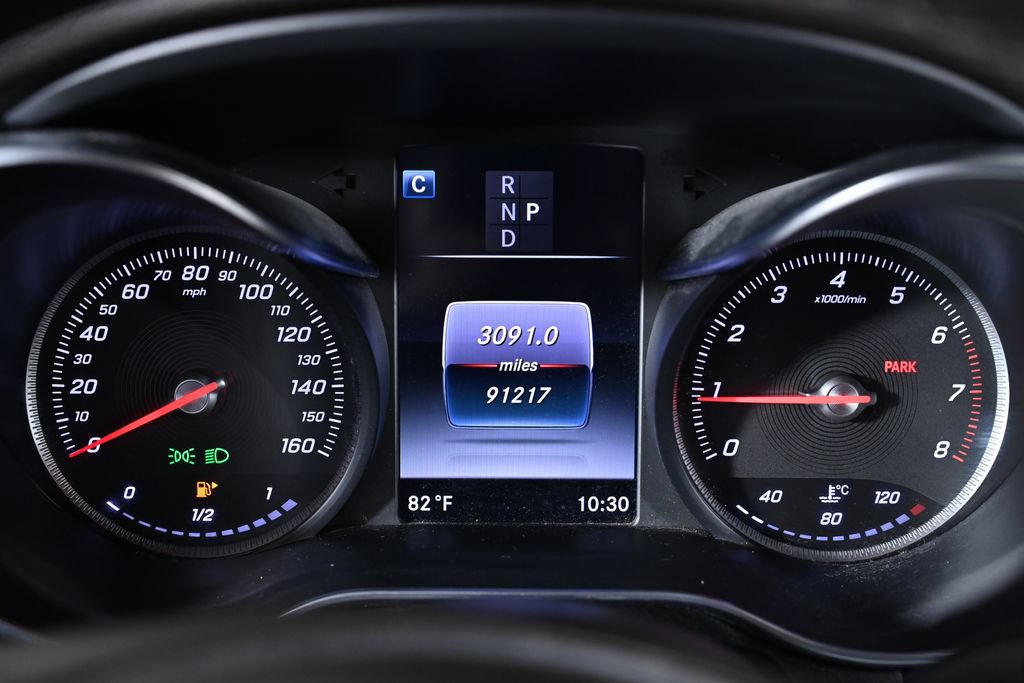 Used 2017 Mercedes-Benz GLC 300 4MATIC image 13