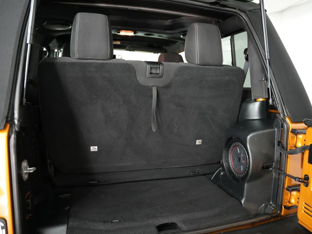 Used 2014 Jeep Wrangler Rubicon w/ Power Convenience Group AWD/4WD image 29