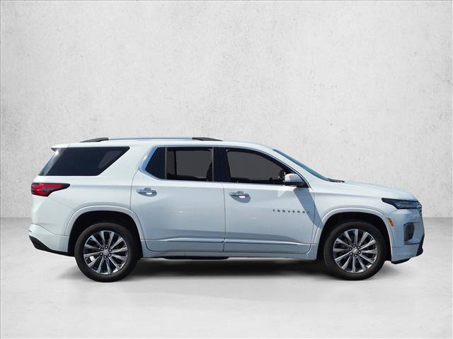 Used 2023 Chevrolet Traverse Premier FWD image 4