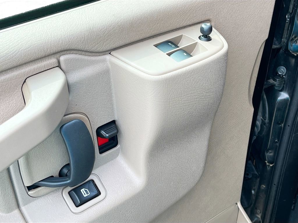 Used 2024 Chevrolet Express 2500 w/ Driver Convenience Package image 17