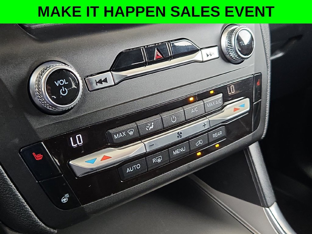Used 2020 Ford Explorer XLT w/ Equipment Group 202A AWD/4WD image 18