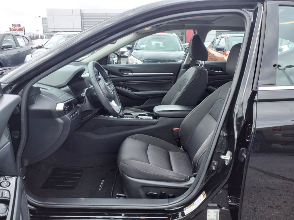 Used 2020 Nissan Altima 2.5 SV FWD image 12