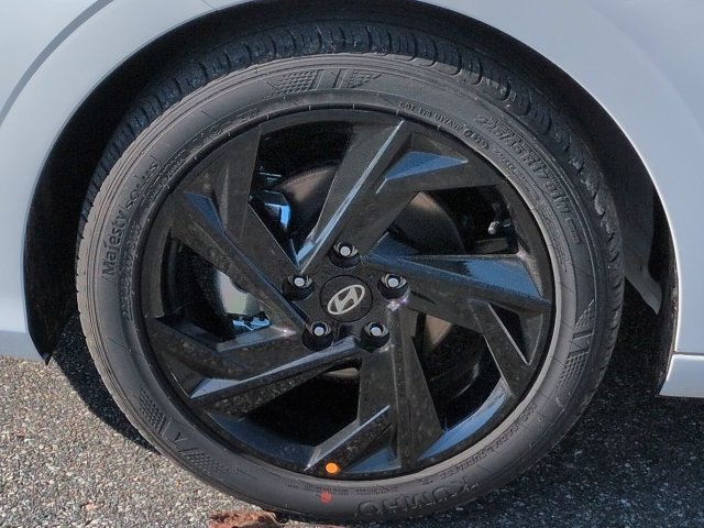 New 2026 Hyundai Elantra SEL Sport FWD image 11