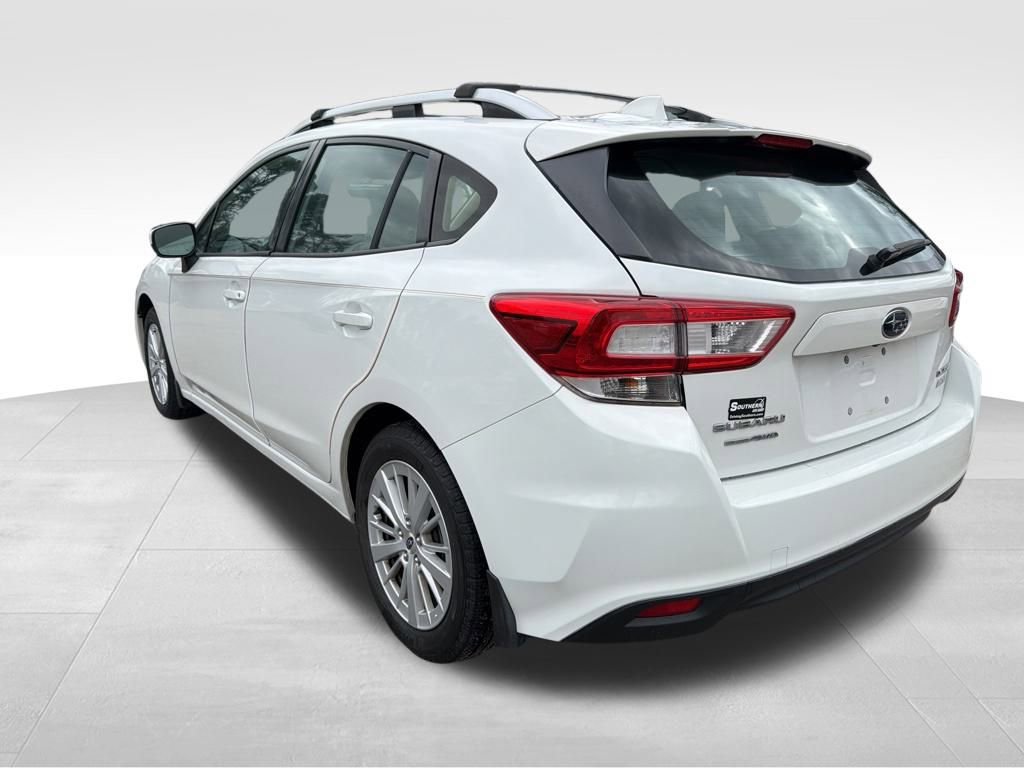 Used 2017 Subaru Impreza 2.0i Premium image 3