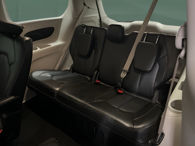 Used 2021 Chrysler Voyager Lxi FWD image 13