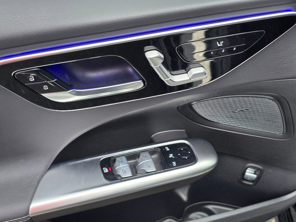 Used 2025 Mercedes-Benz C 300 4MATIC Sedan image 24