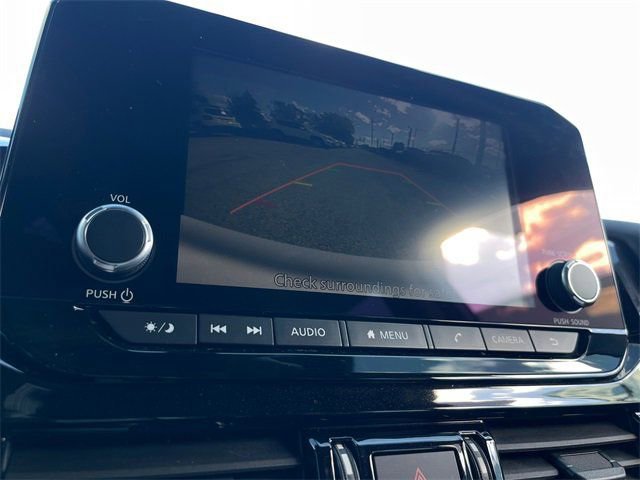 Used 2024 Nissan Pathfinder SV image 17