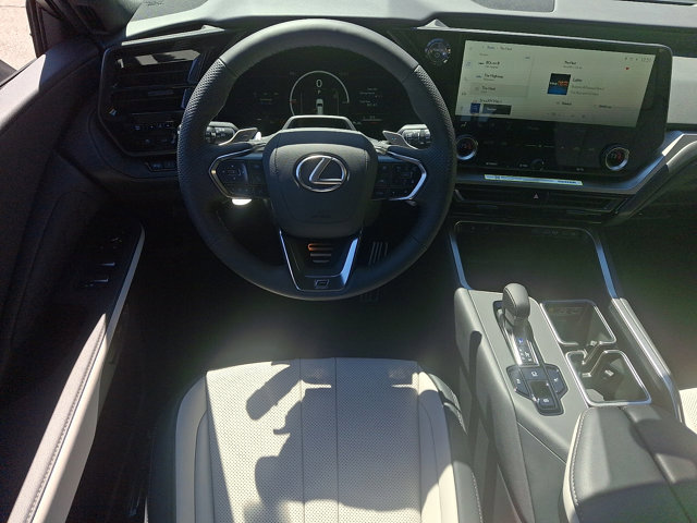 New 2026 Lexus TX 500h AWD image 6