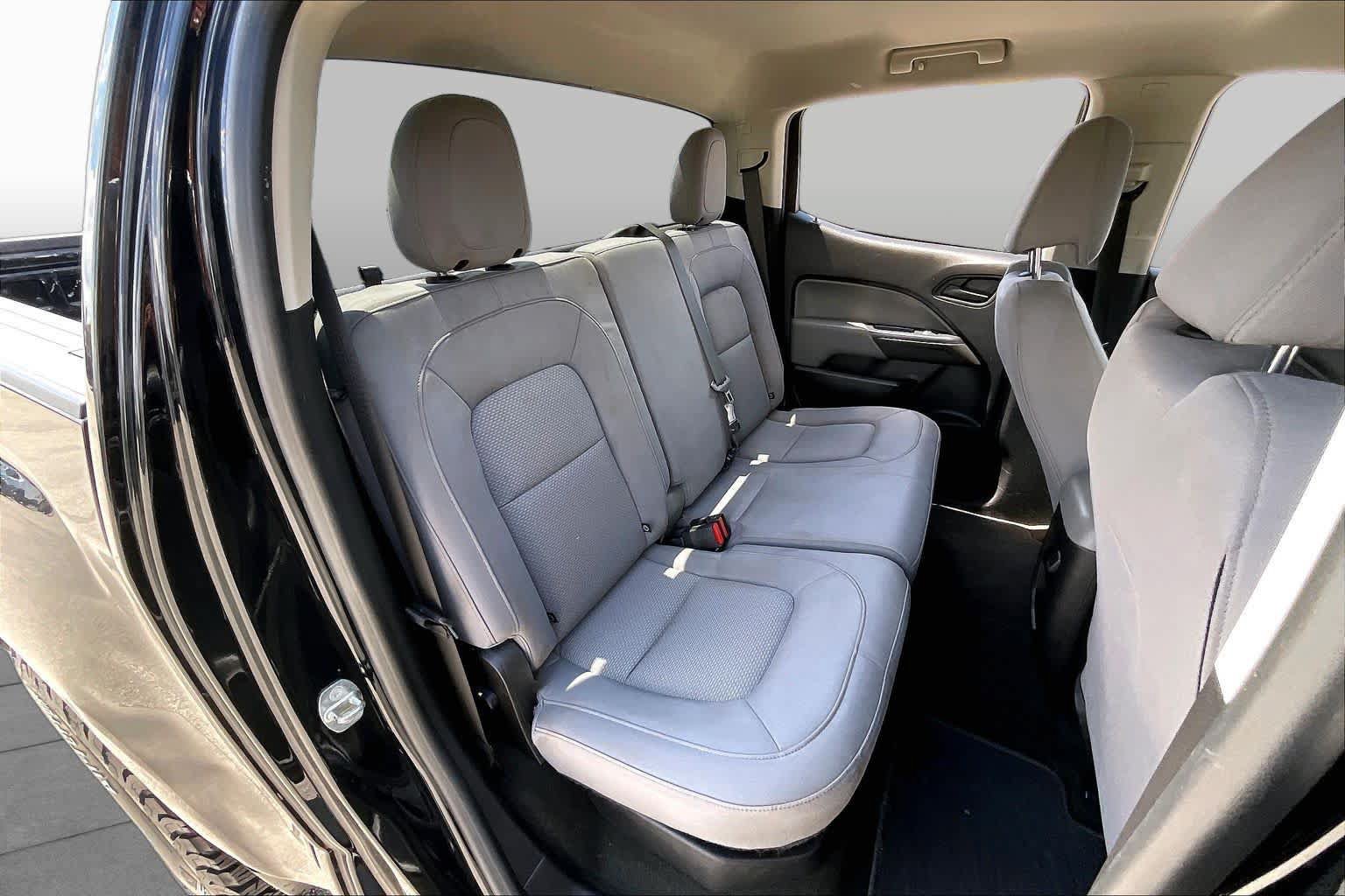 Used 2017 GMC Canyon 2WD Crew Cab w/ Convenience Package image 18