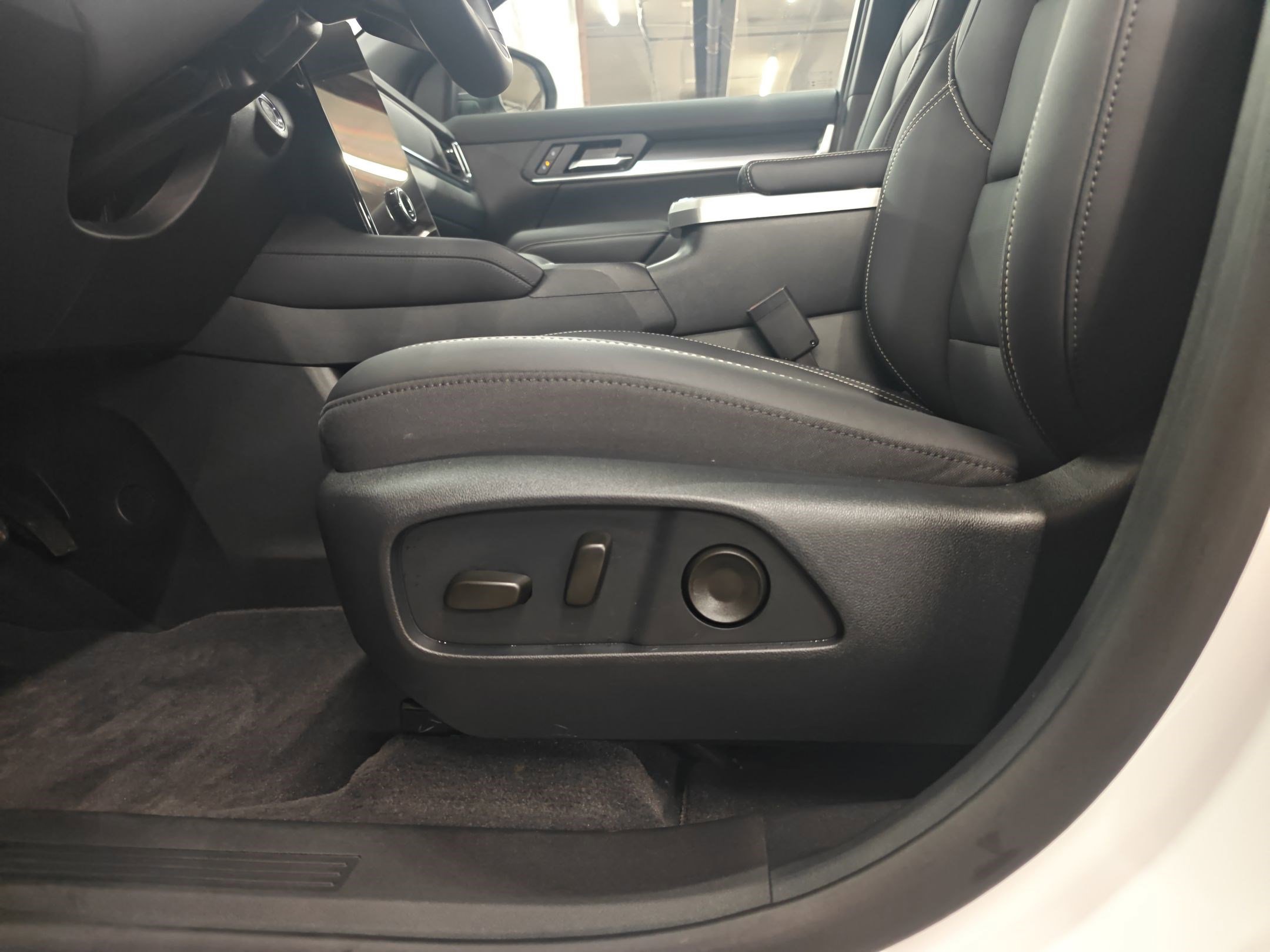 Used 2026 GMC Terrain Elevation w/ Elevation Premium Package image 13