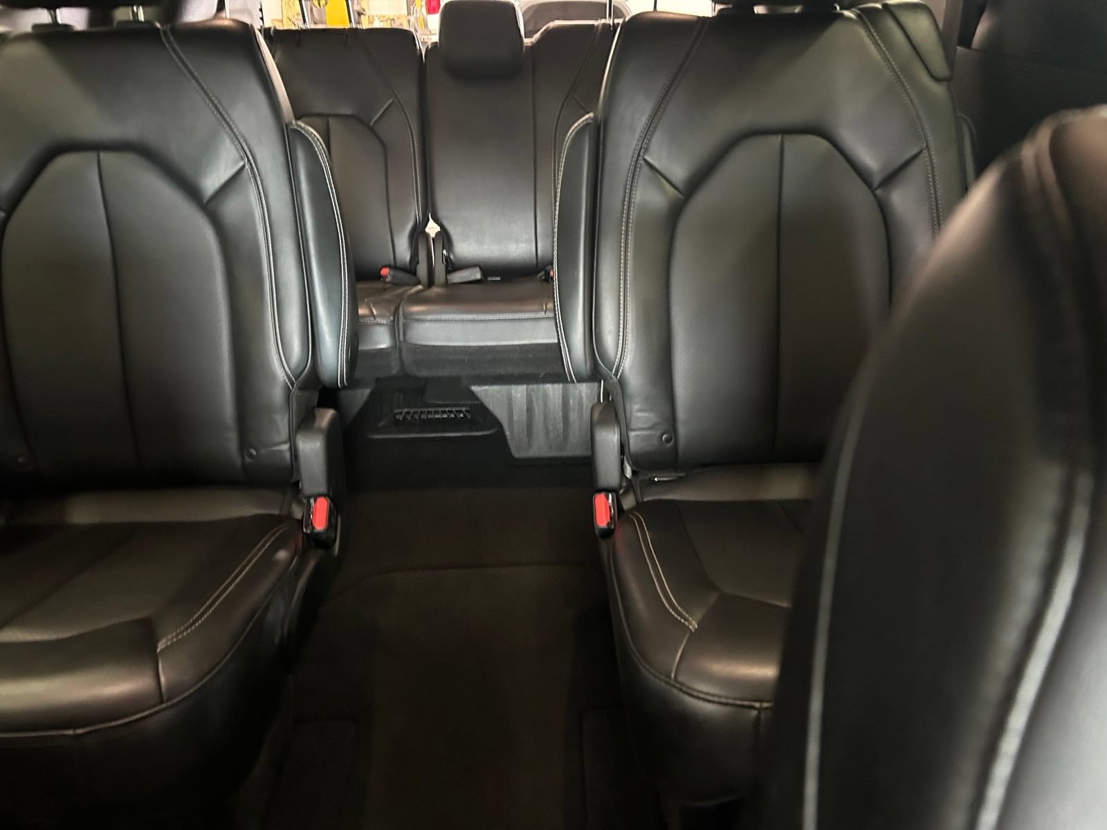 Certified 2025 Chrysler Pacifica Select FWD image 23