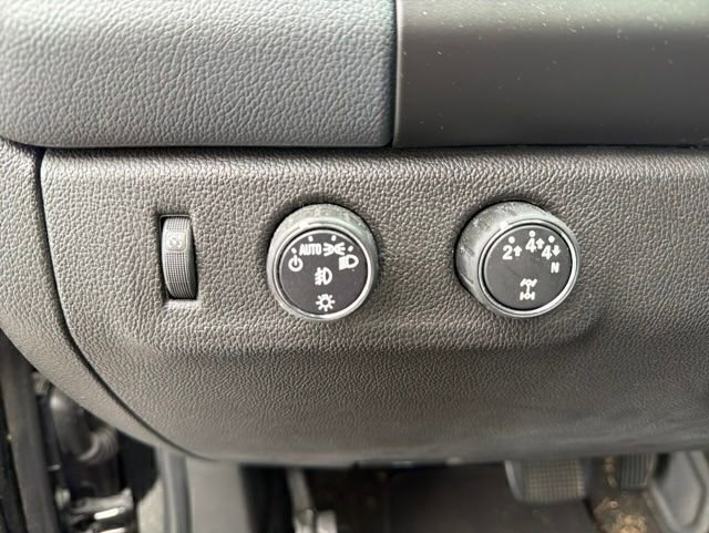 Used 2015 Chevrolet Colorado Z71 AWD/4WD image 14