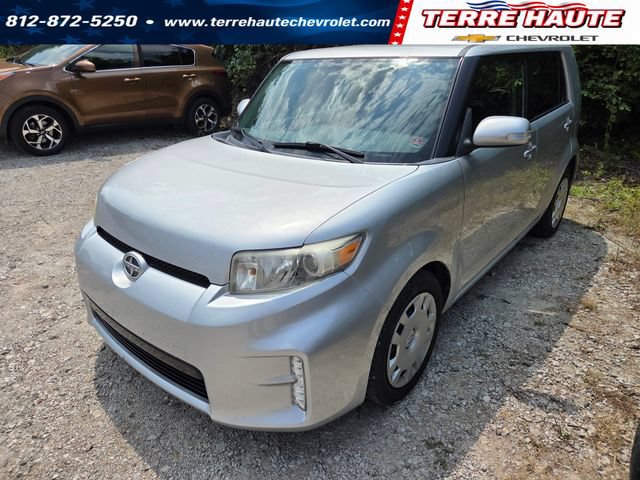 Used 2015 Scion xB FWD image 1