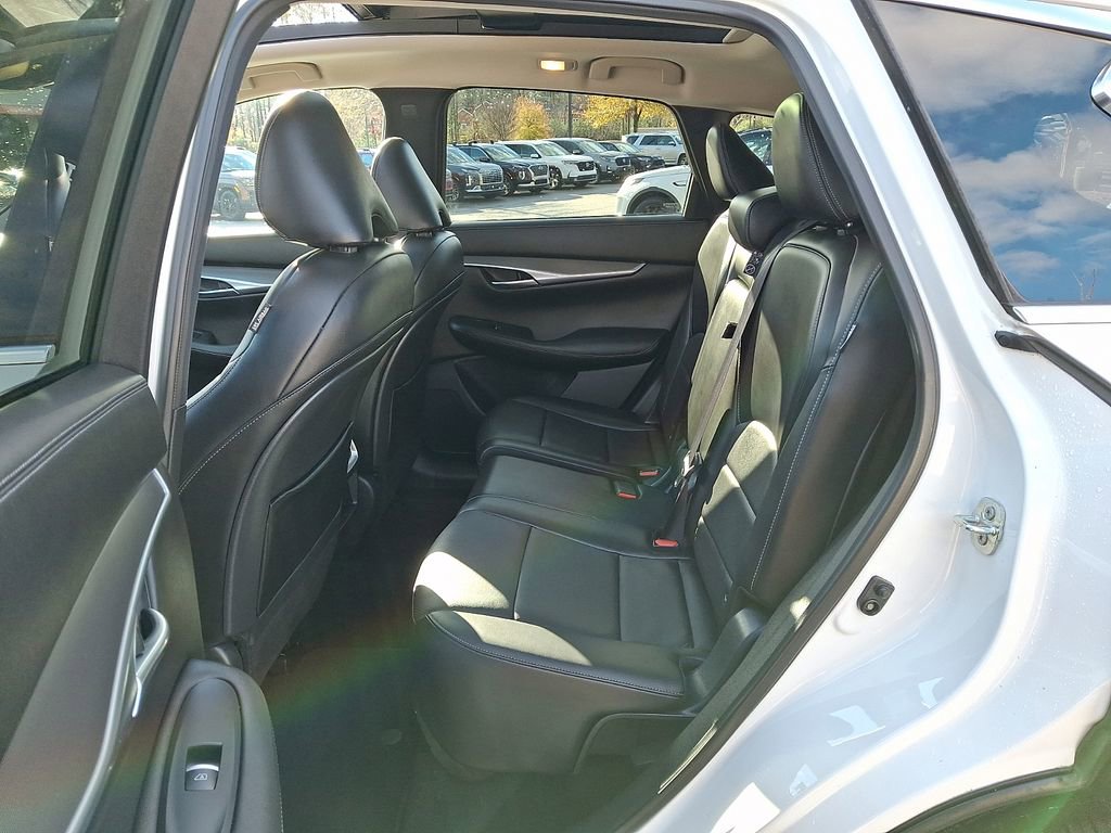 Used 2022 INFINITI QX50 Luxe w/ Cargo Package image 11