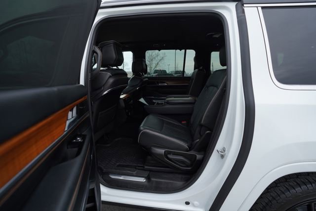 Used 2024 Jeep Grand Wagoneer L Series III image 16