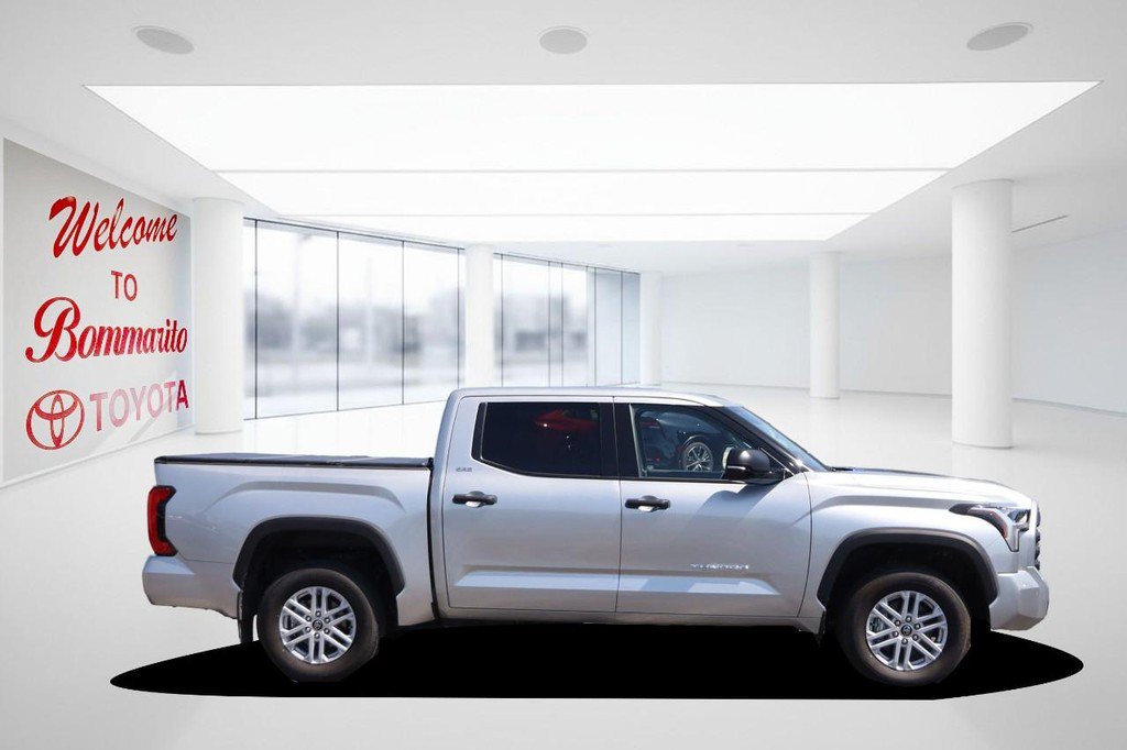 Used 2023 Toyota Tundra SR5 w/ SR5 Convenience Package AWD/4WD image 5