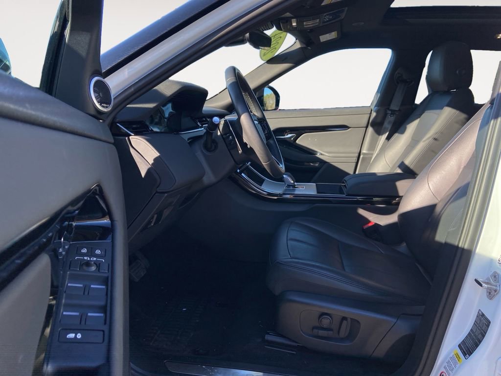 Used 2024 Land Rover Range Rover Evoque S image 9