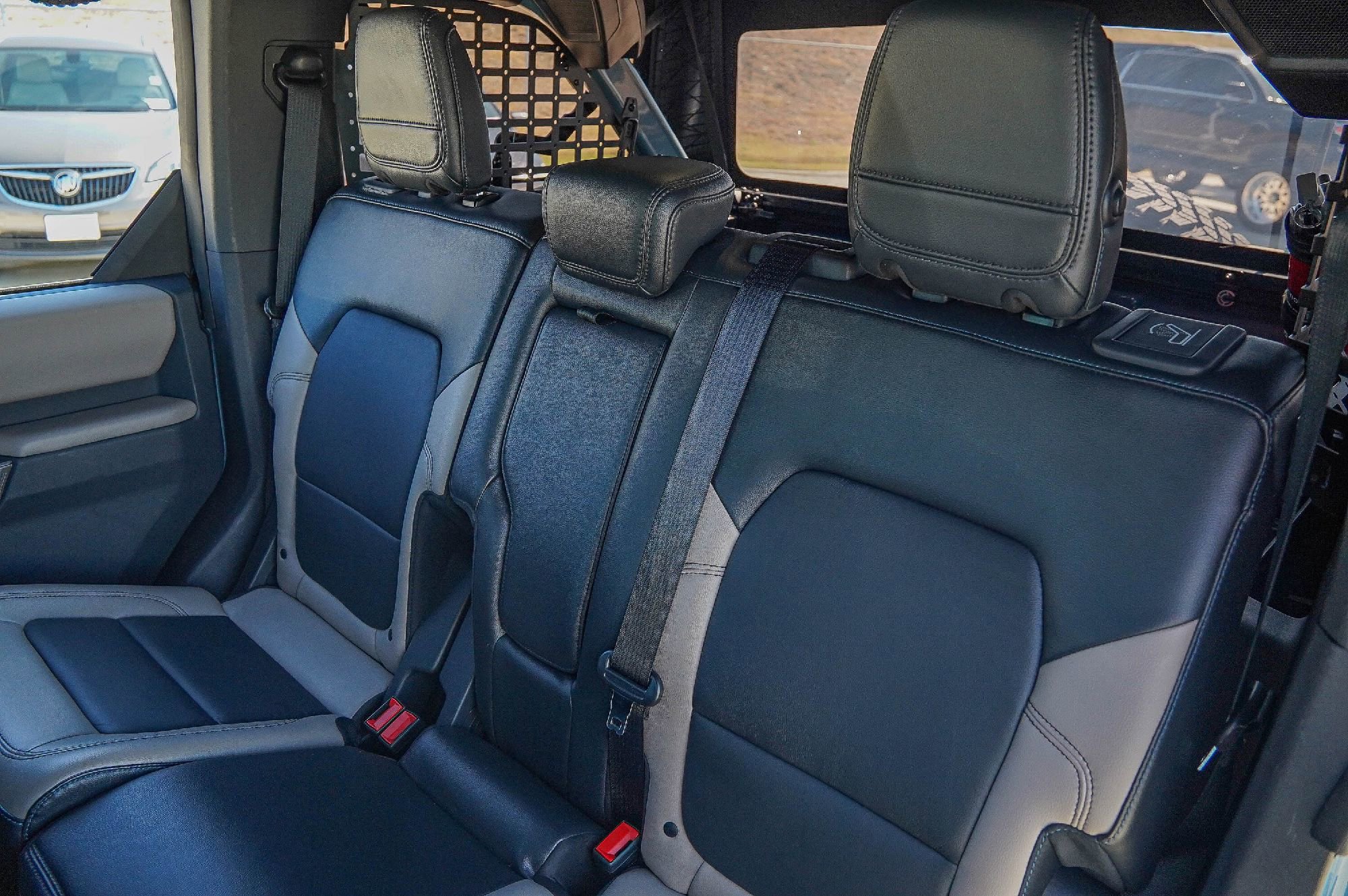 Used 2023 Ford Bronco Wildtrak image 32