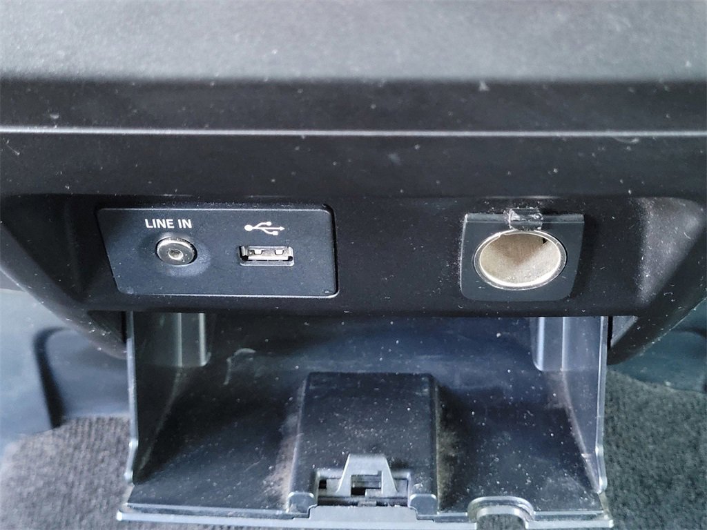 Used 2015 Ford F150 XLT image 19