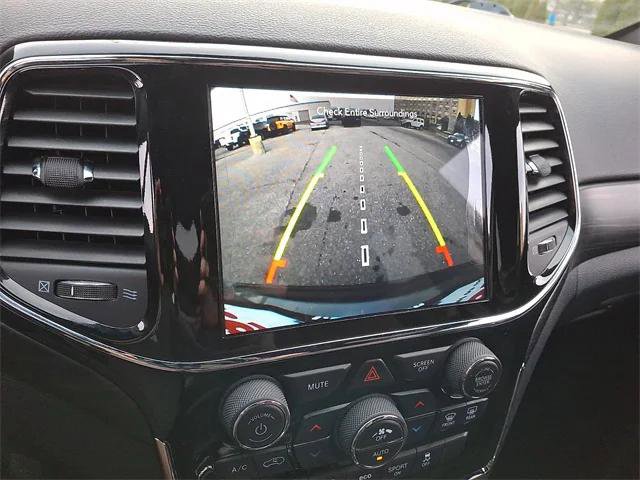 Certified 2019 Jeep Grand Cherokee Laredo image 18