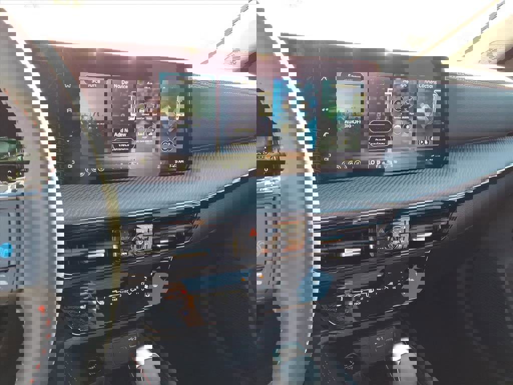 New 2026 Nissan Kicks SR w/ SR Premium Package image 9