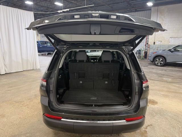 Used 2022 Jeep Grand Cherokee L Limited image 25