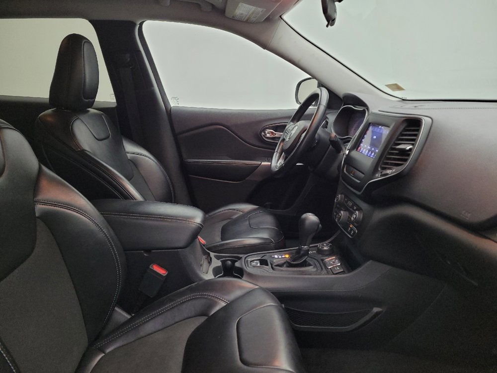 Used 2019 Jeep Cherokee Latitude Plus AWD/4WD image 21